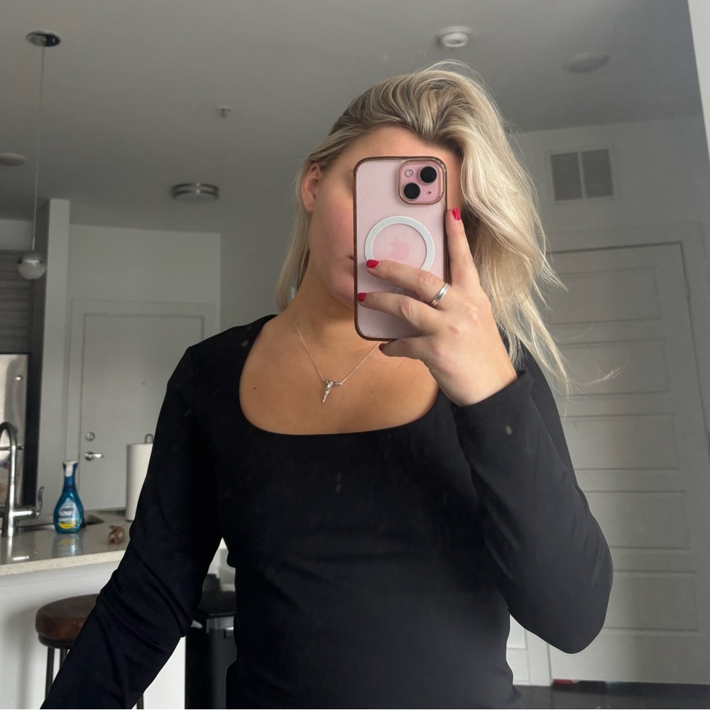 Express Black Body Contour High Compression Scoop Neck Long Sleeve Bodysuit - M